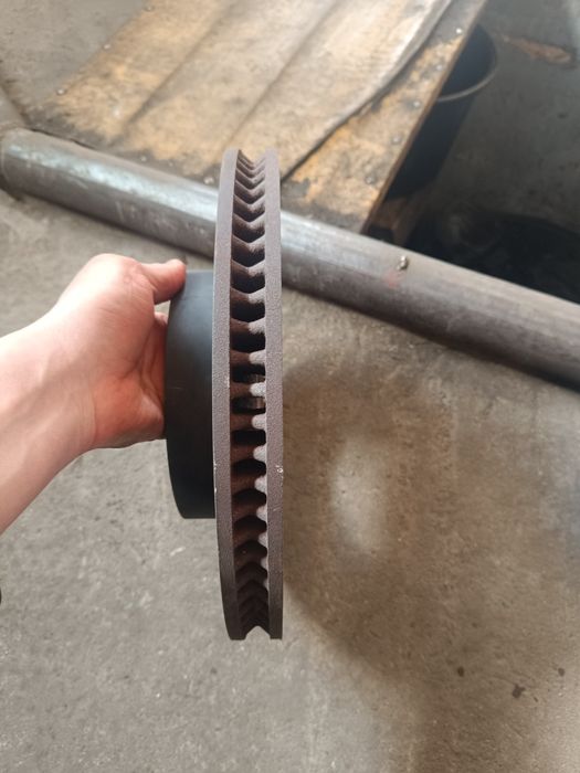 Тормозные диски перед Тойота Прадо 150