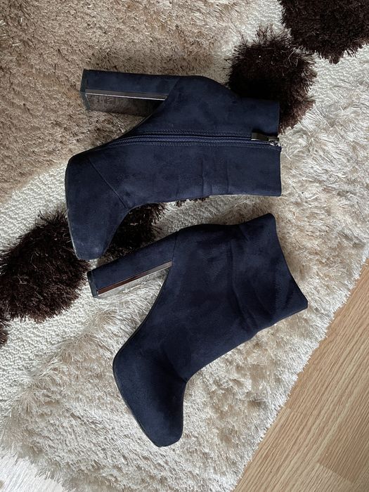 Botine bleumarin cu fermoar