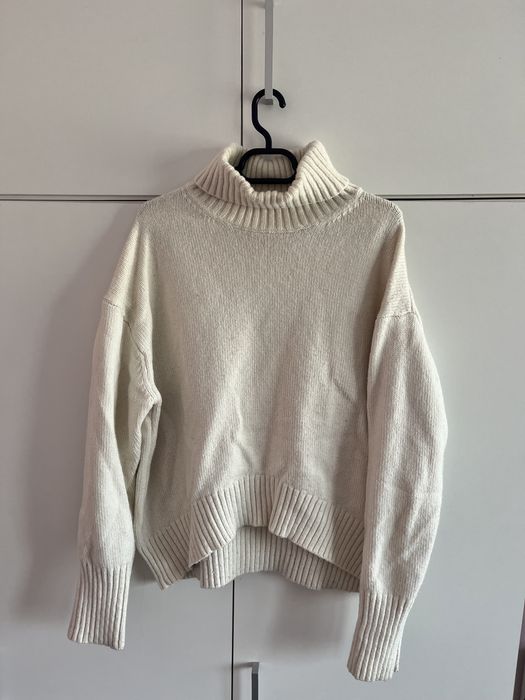 Лот Пуловери различни модели и цветове