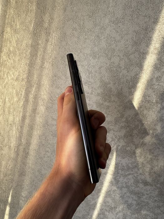 Samsung S 23 Ultra в идеале 512гб
