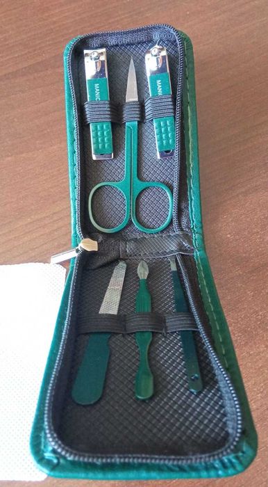 Комплект за маникюр 6 части, нокторезачка, ножичка