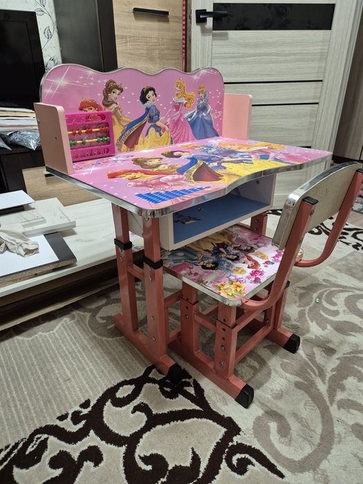 Продам стол и стул для девочки