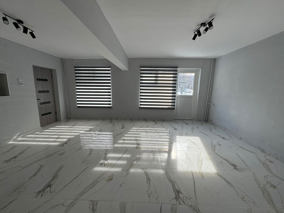 Spatiu comercial de inchiriat Vest
