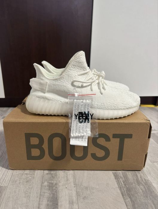 Yeezy 350 V2 Triple White