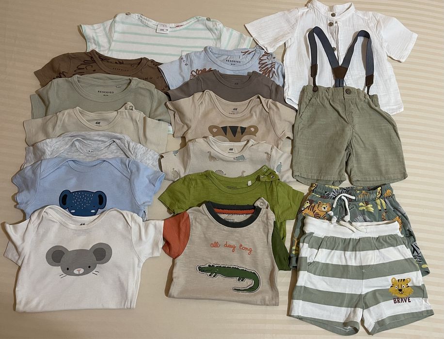 Vand haine baietel marimea 80.