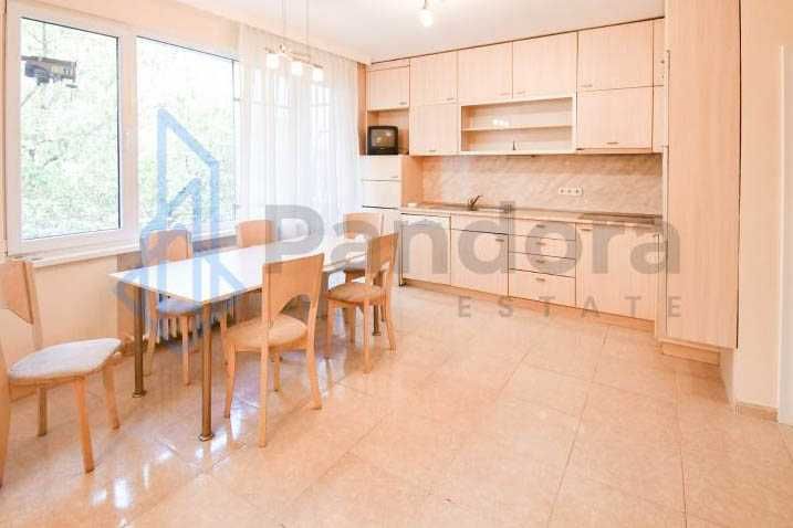 Дава се под наем Четиристаен апартамент в София, Медицинска академия - 122 кв.м за 650 € - Снимка #1