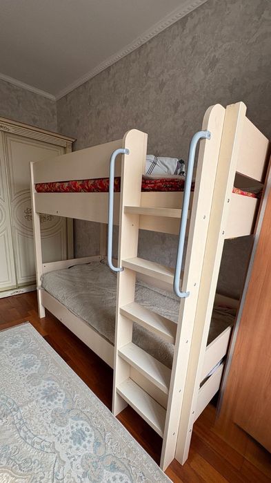 кровать двухъярусная