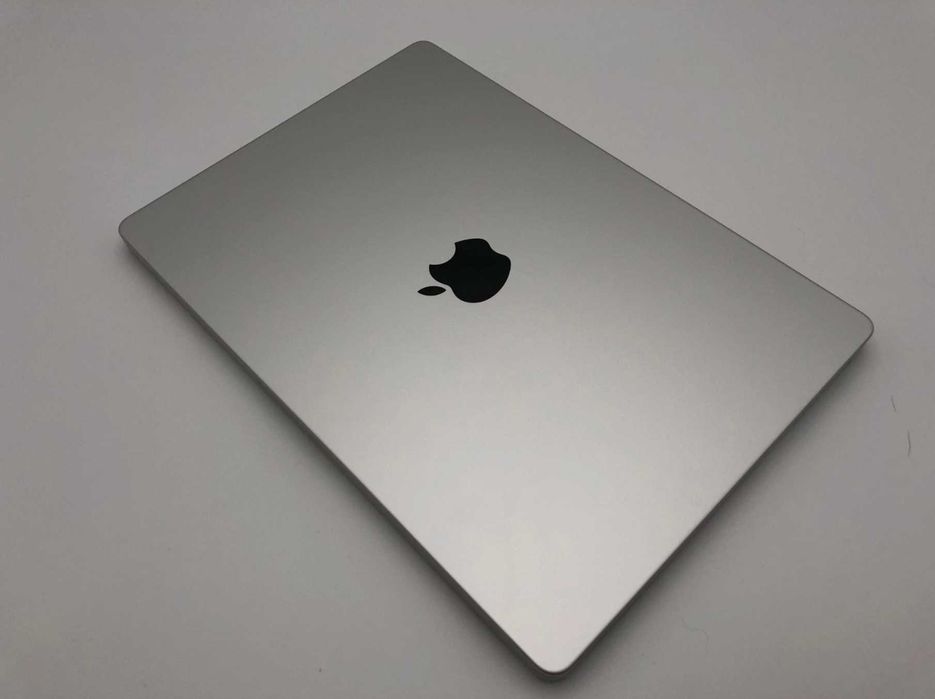 M3 Pro chip 18/512GB | 90% SILVER rangda