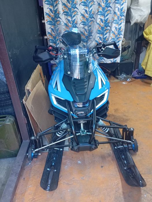 Продам снегоход 250