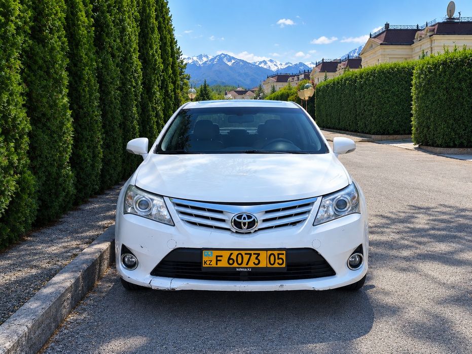 Toyota Avensis 2012г