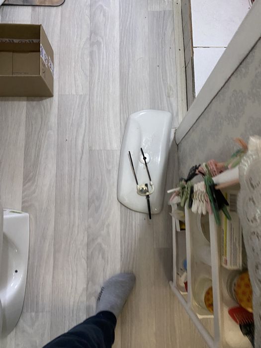 Унитаз б/у полный комплект.