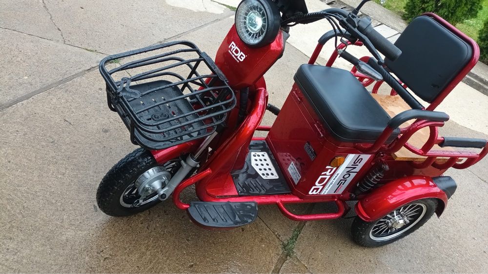 Vand triciclu electric