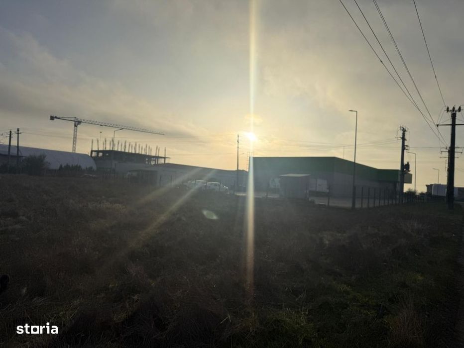 Teren intravilan , 3000 mp , deschidere 78 m, zona Carcea