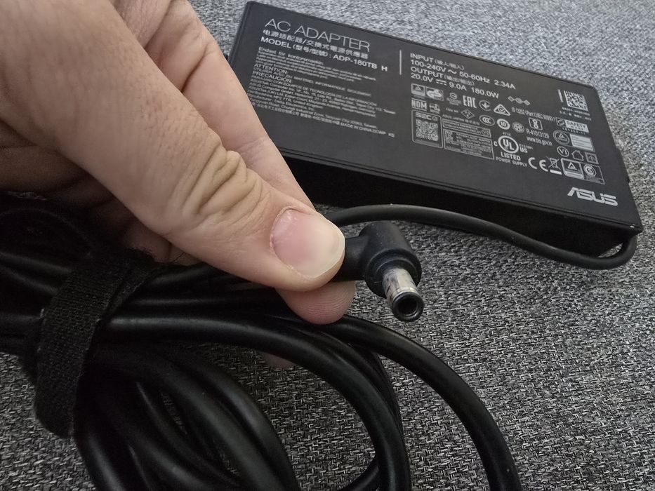 Зарядно за Asus 180 W
