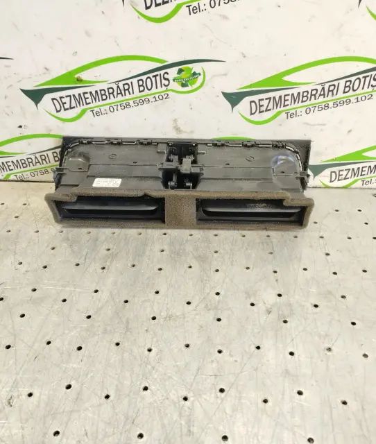 Grila ventilatie bord centru Audi A4 2008