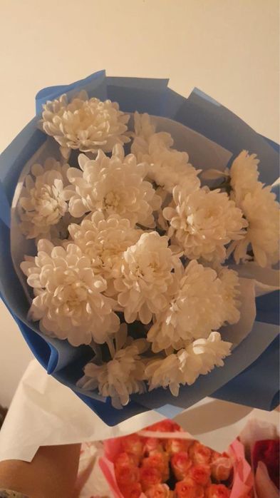 Гүлдер сатылады. Цветы