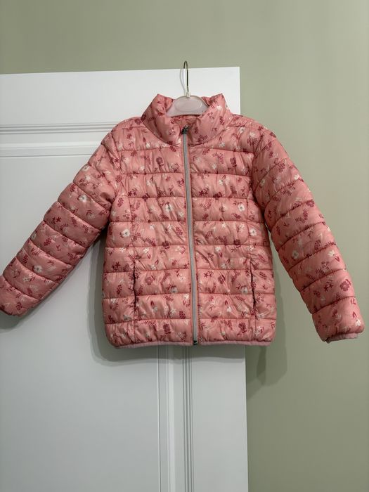 Продам куртку для девочки