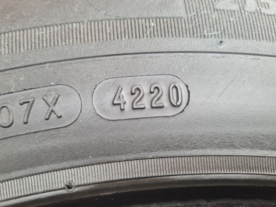 Зимна гума 215 70 15C