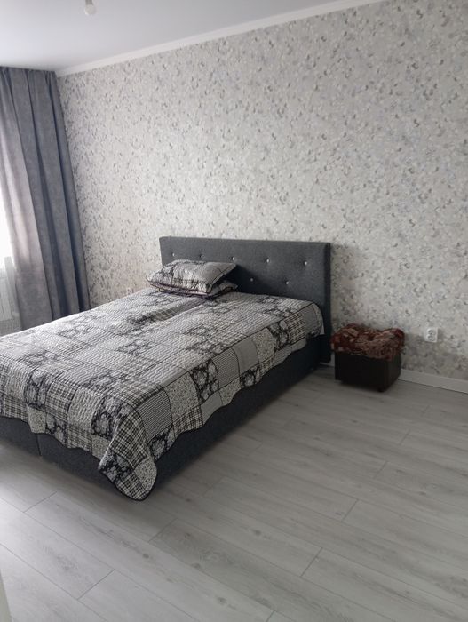 Поклейка обоев  , ремонт квартир.