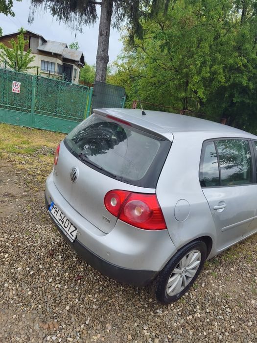 Vând Golf 5 1.9TDI