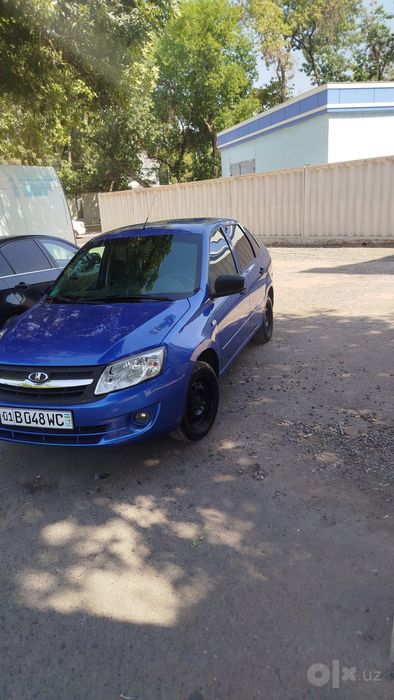 Lada Granta avto sotiladi