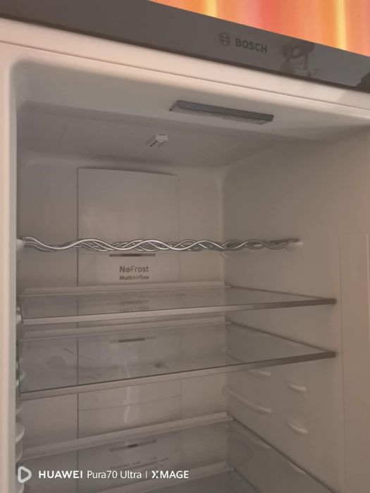 Продавам Хладилник с фризер Bosch No Frost Инокс