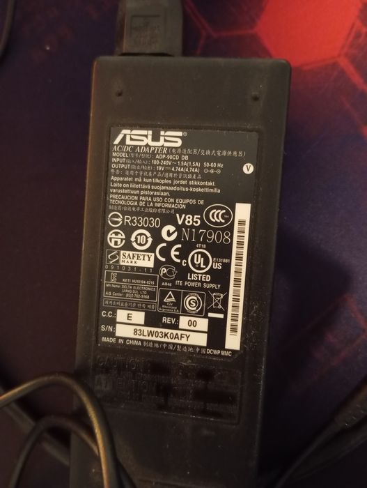 Лаптоп Asus K52J оригинално зарядно,нова батерия(развалена видеокарта)