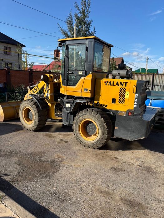 Продам фронтальный погрузчик