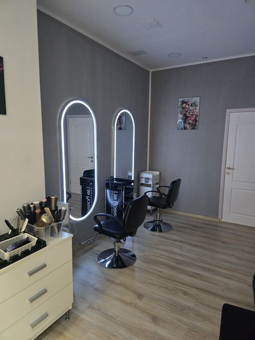 Vand afacere la cheie salon infrumusetare zona premium