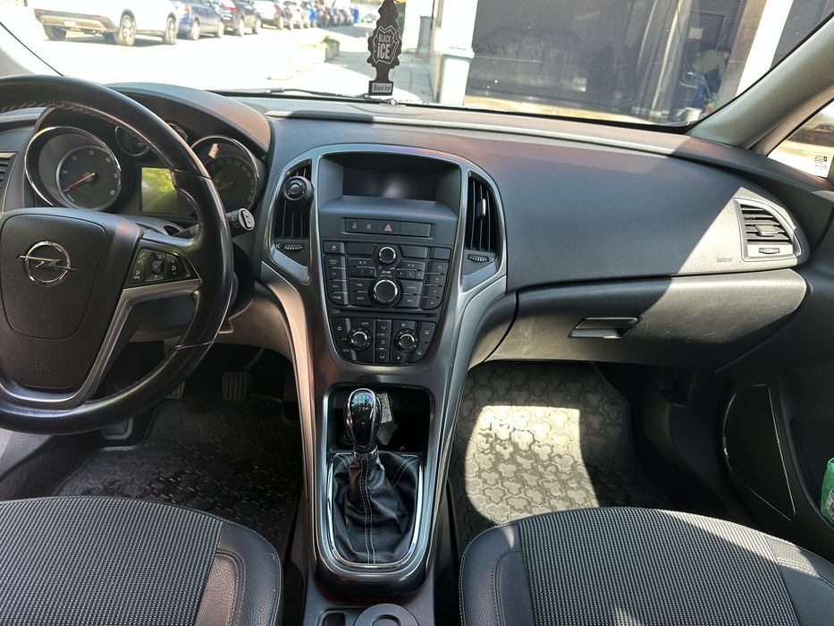 Опел Астра J Cosmo 2011 1.7 cdti 110 к.с.