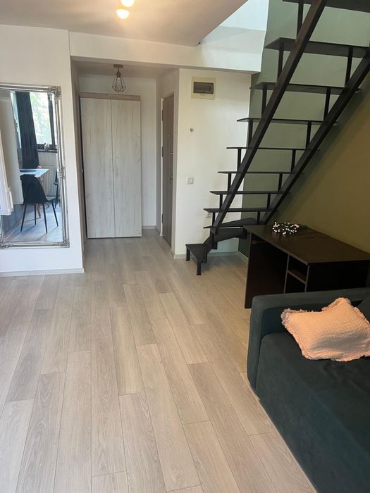 Inchiriez apartament zona Podu Ros