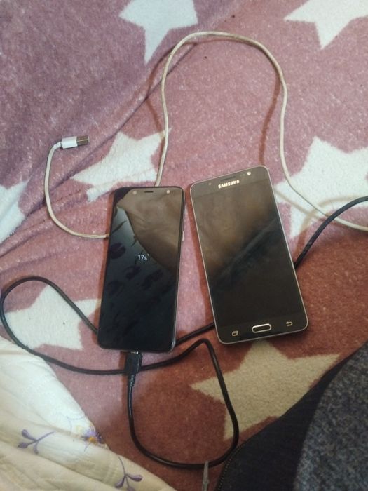 Vând două telefoane pentru piese