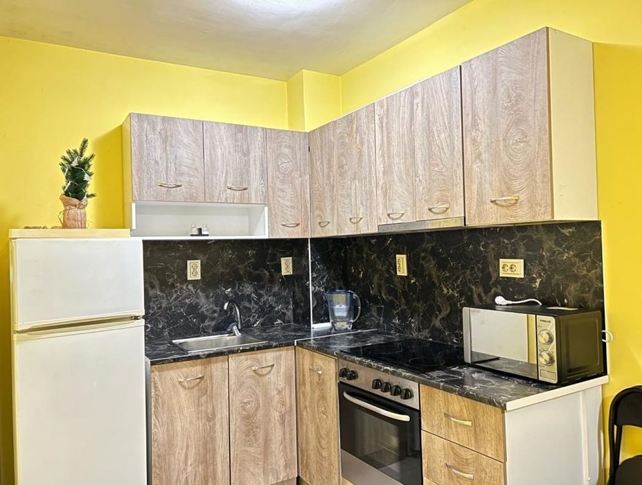 Дава се под наем Двустаен апартамент в Пловдив, Младежки Хълм - 65 кв.м за 490 € - Снимка #1