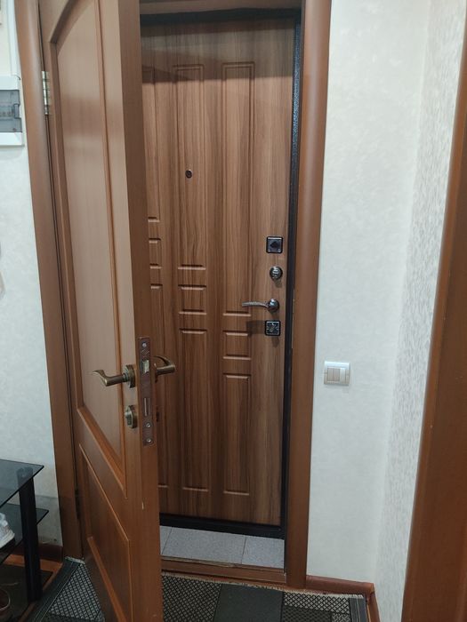 Продам дверь межкомнатную