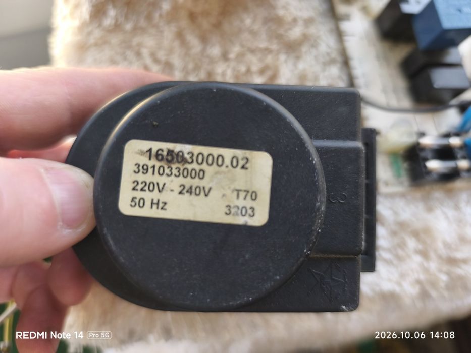Pompa , placa , termometru ariston uno