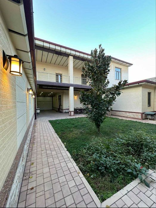 Продам дом на участке 4 сотки.Центр Луначарского.М-Улугбекский район