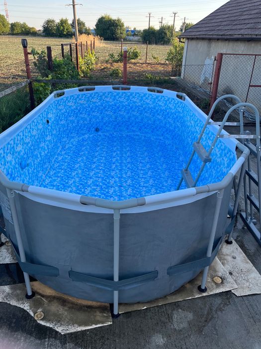 Vând piscină plus accesorii