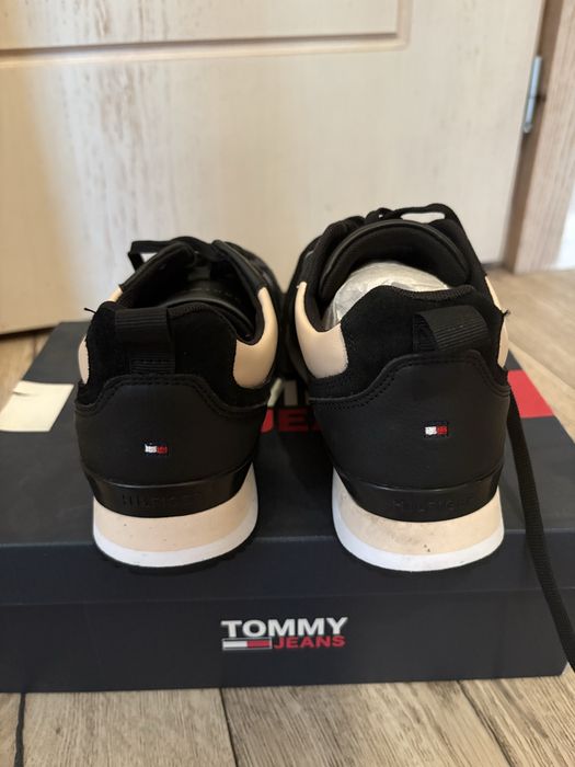 Спортни обувки Tommy Hilfiger