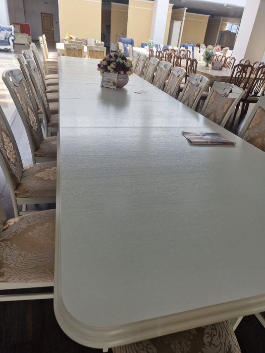 Продам стол и стулья из дуба