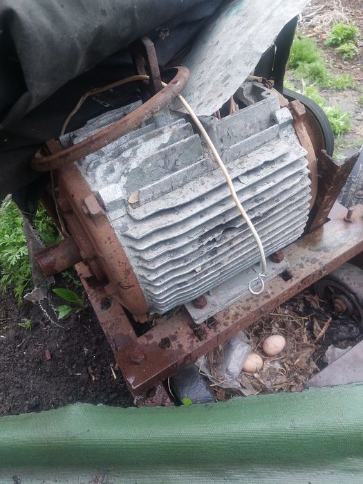 Продам электродвигатель