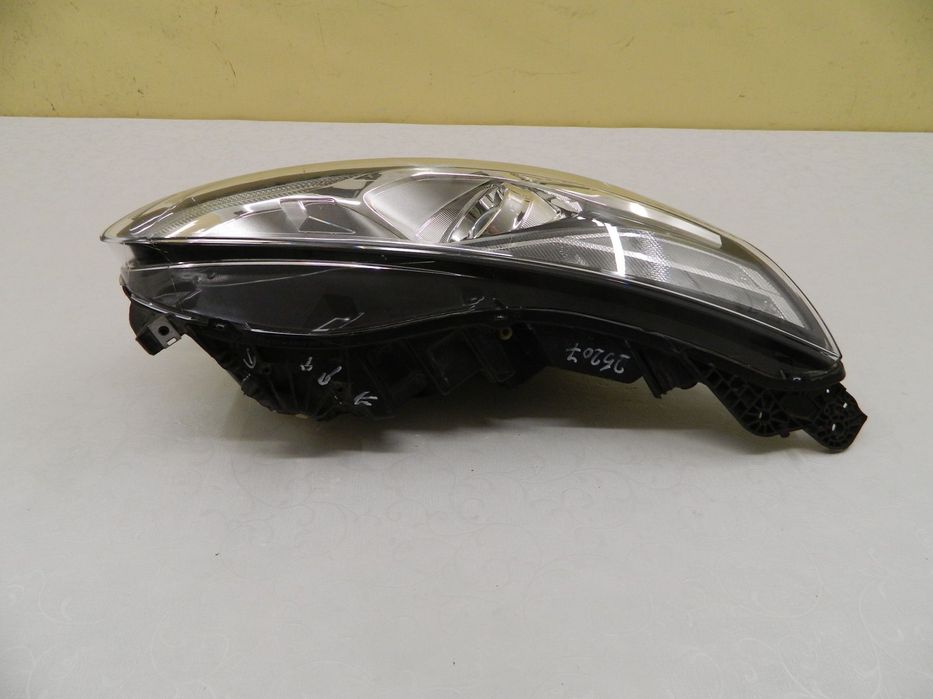 Far dreapta Ford S-Max Halogen LED cu lupa,  2015, 2016, 2017, 2018, 2019, cod origine EM2B-13W029-GH.