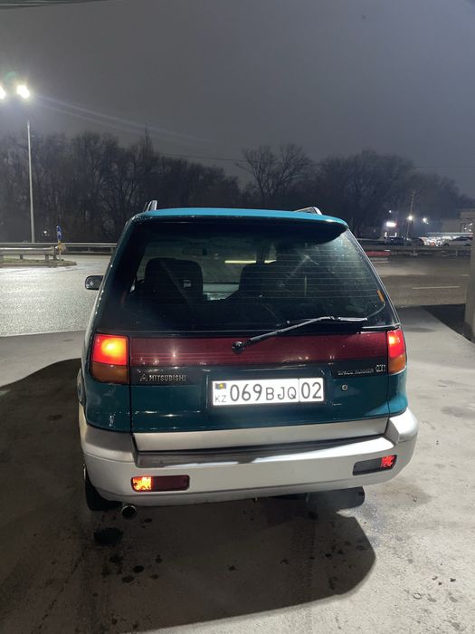 ПРОДАМ Mitsubishi Space Runner (автомат)