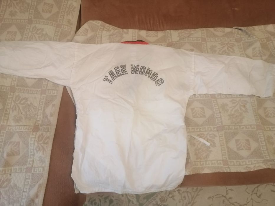 Продам кимоно для Таеквондо