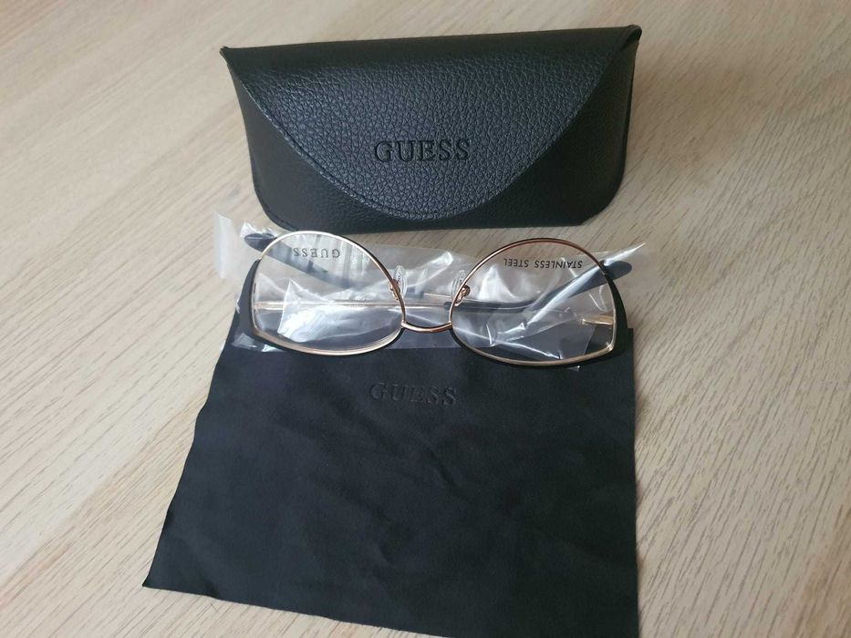 Rama de ochelari, marca Guess, noua