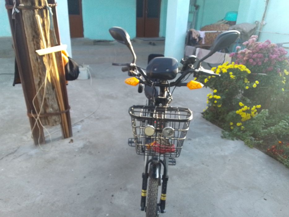 Вело скутер продаю  в хорошом состояние