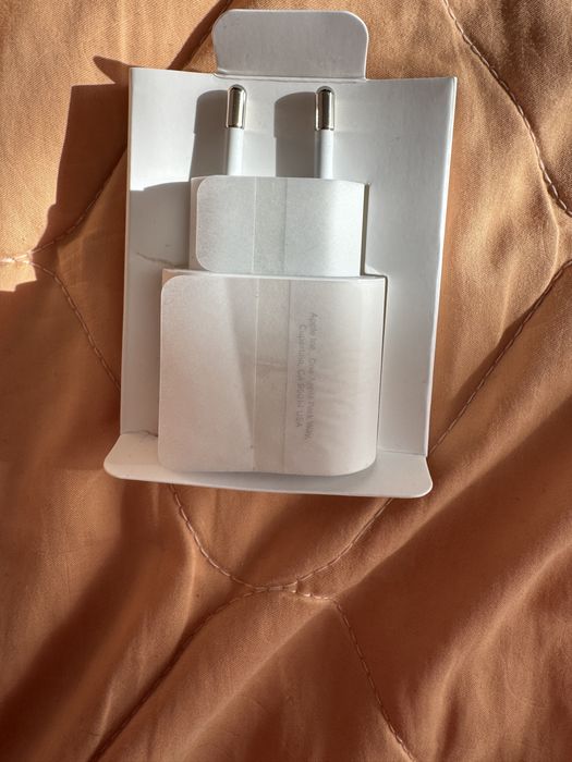 apple сксесоари,адаптер,зарядно и слушалки