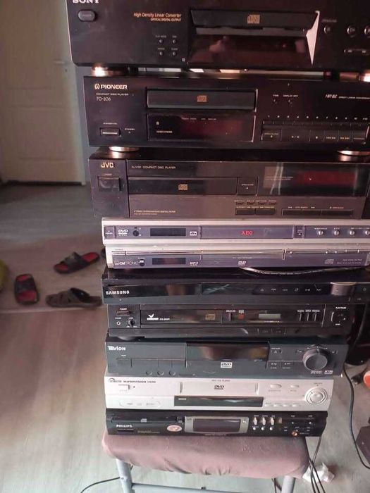 Vând DVD și CD recent aduse .Sony ,Panasonic. Philips/AEG,JVC