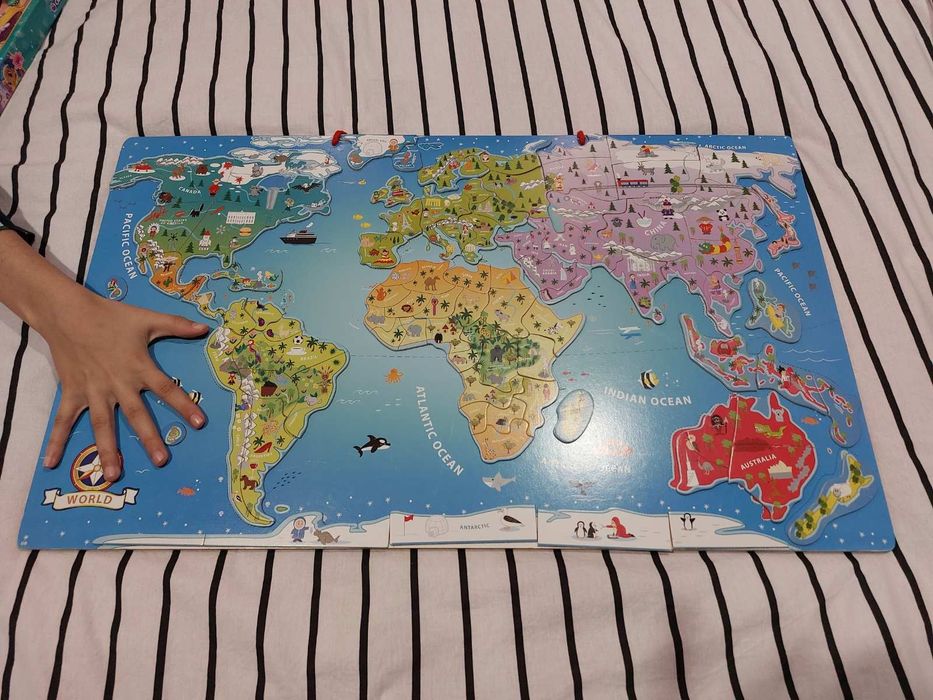 Магнитна дъска с пъзел континенти