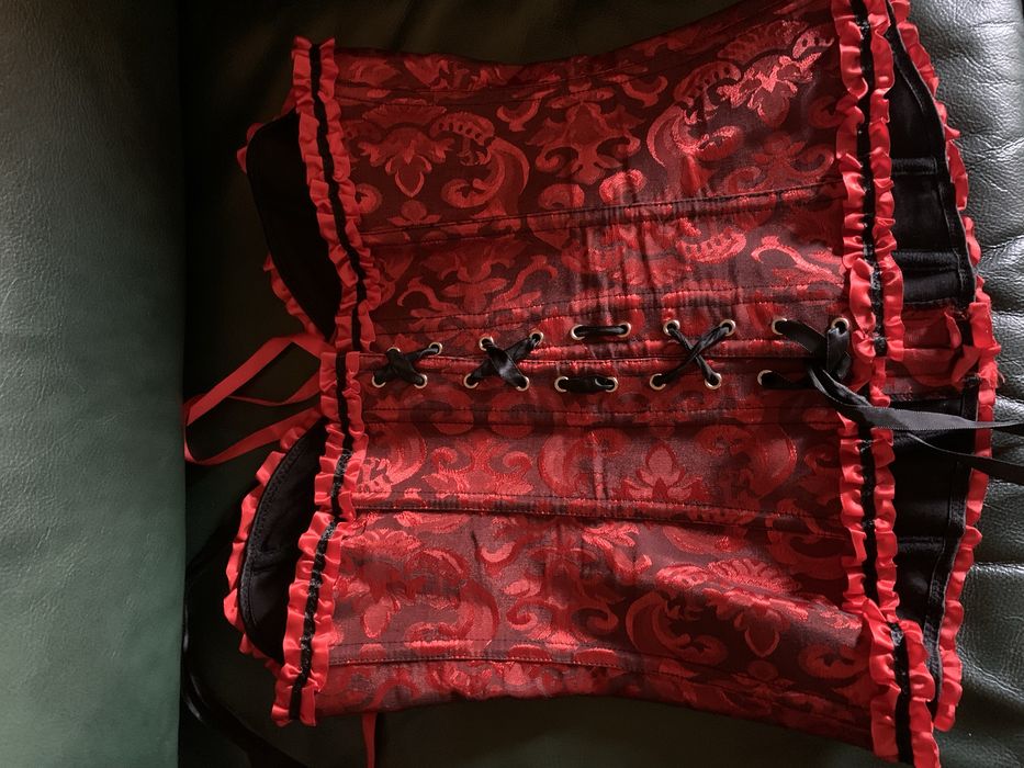 Корсет в стил Мулен Руж