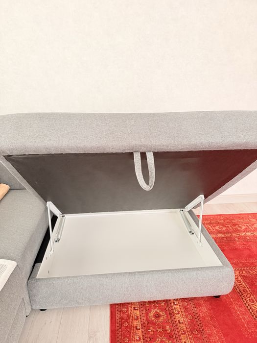 Продам диван угловой